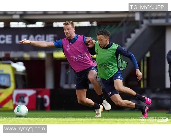 拿玻里与阿尔克马尔激战正酣谁能在欧战中笑到最后 拿玻里与阿尔克马尔激战正酣谁能在欧战中笑到最后